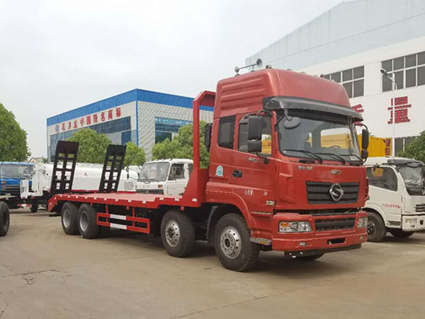 25噸東風(fēng)平板運(yùn)輸車(chē)?yán)跈C(jī)