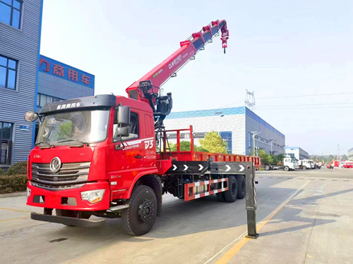 東風(fēng)后八輪14噸隨車(chē)吊運(yùn)輸車(chē)