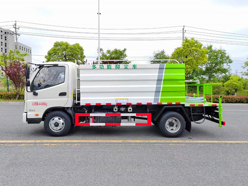 福田領(lǐng)航3藍(lán)牌7方抑塵車(chē)